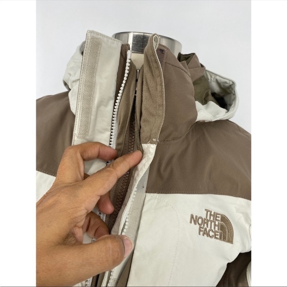 The North Face Colorblock Hooded Zip Up Jacket - Picture 4 of 11